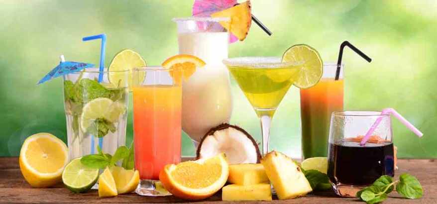 Menikmati Sensasi Minuman Rasa Buah di Cafe Kekinian