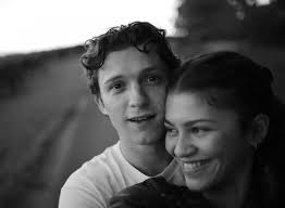 Romansa di Balik Layar: Kisah Cinta Zendaya dan Tom Holland yang Bikin Baper