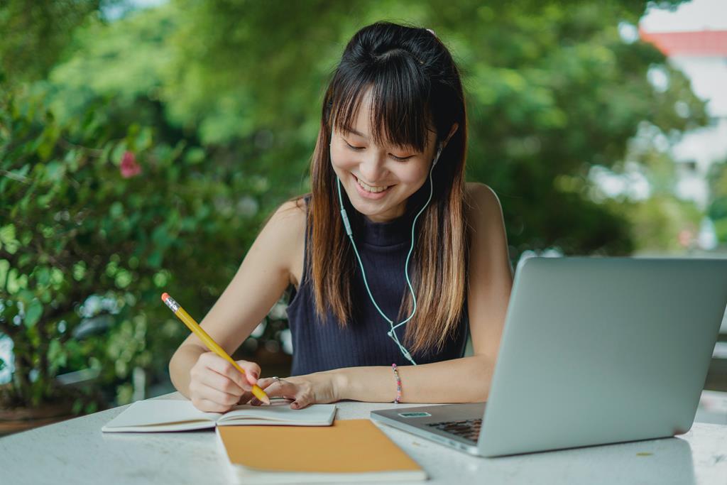Latihan Simulasi TOEFL: Membiasakan Tekanan Waktu